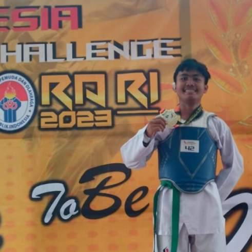 Selamat dan Terima Kasih kepada Febri Alffino: Medali Emas Taekwondo Nasional, Kelas 11 IPA.2